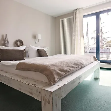 & Restaurant Utkiek 2*