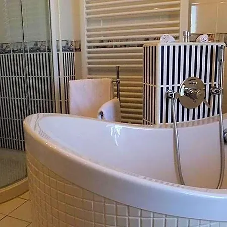 & Restaurant Utkiek Hotell 2*