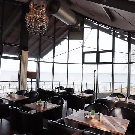 & Restaurant Utkiek Отель 2*