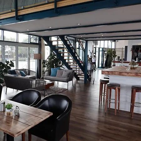 & Restaurant Utkiek 2*