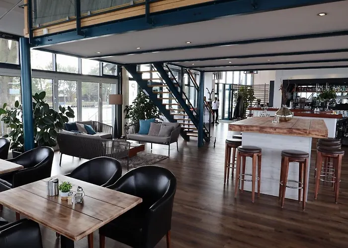 & Restaurant Utkiek 2*